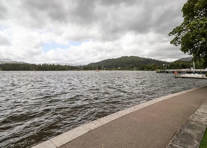 Waterhead Semesterbostad *